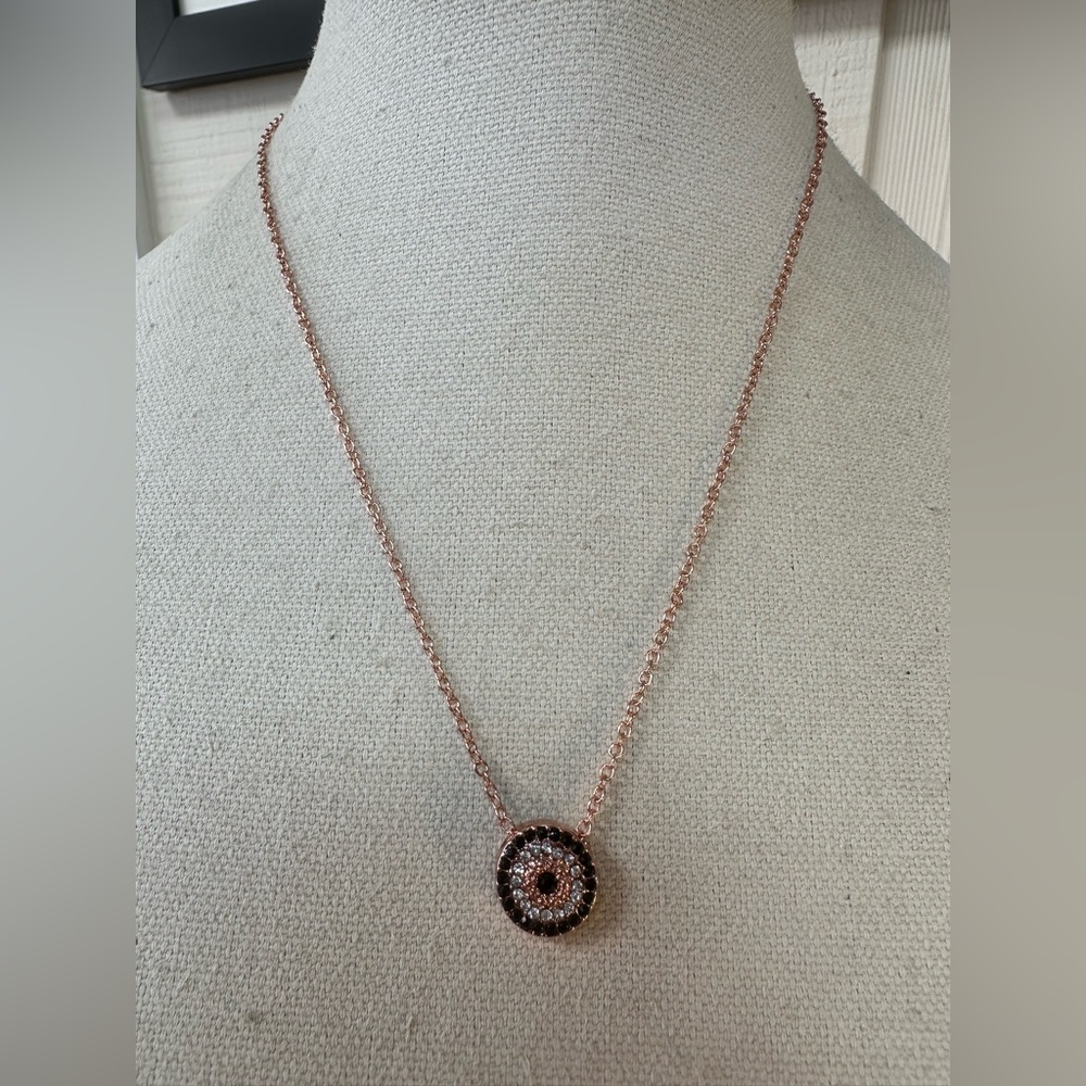 Feminine rosegold tone rhinestone pendant necklace